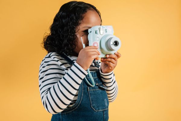 Aparat fotograficzny dla dziecka – czym się kierować przy wyborze?