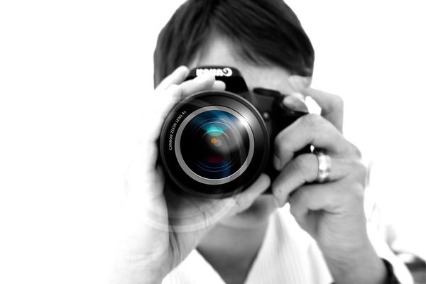 Jakie akcesoria fotograficzne warto mieć w swoim arsenale?